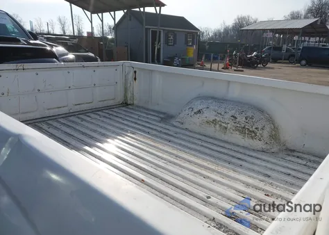 2000 Toyota Tacoma from USA, damaged, VIN 4TANL42N2YZ587673